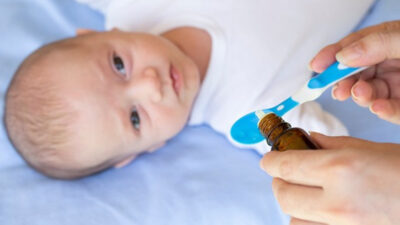 D vitamini yetersizliğinin temel nedeni, deride güneş ışınları etkisiyle yeterli