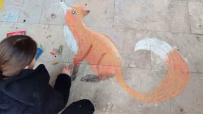 Refahiye Gençlik Merkezi’nde düzenlenen resim kursunda çocuklar, hayal güçlerini ve