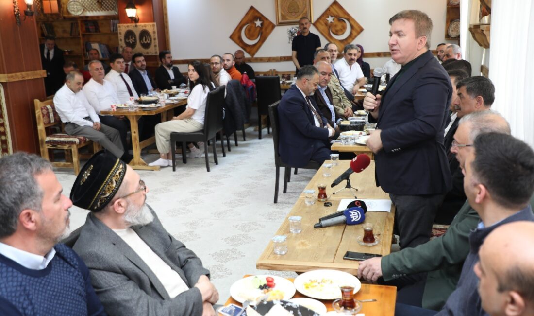 Erzincan Valisi Hamza Aydoğdu, il protokolü ile birlikte “Değer Erzincan”
