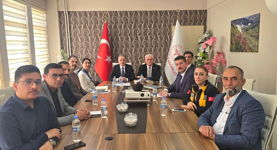 Erzincan’da düzenlenen Heimlich Manevrası bilgilendirme toplantısında, boğulma vakalarına karşı doğru