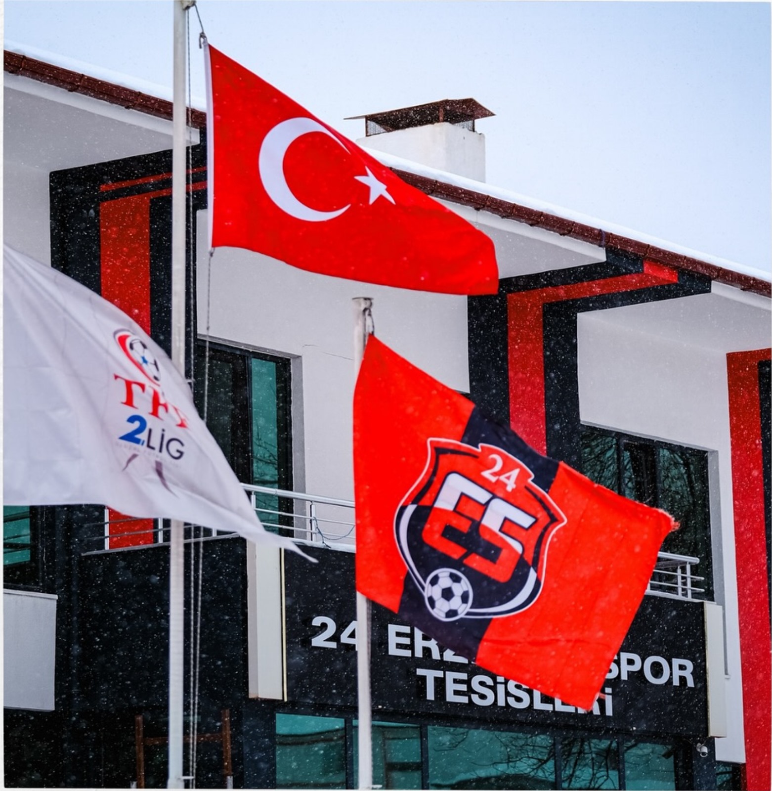 Türkiye Futbol Federasyonu (TFF), profesyonel liglerde yürütülen geniş kapsamlı bahis