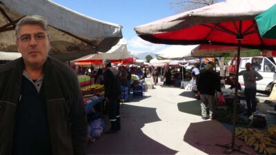 Erzincan Halk Pazarları’nda sebze ve meyve fiyatları cep yakarken, üreticiler