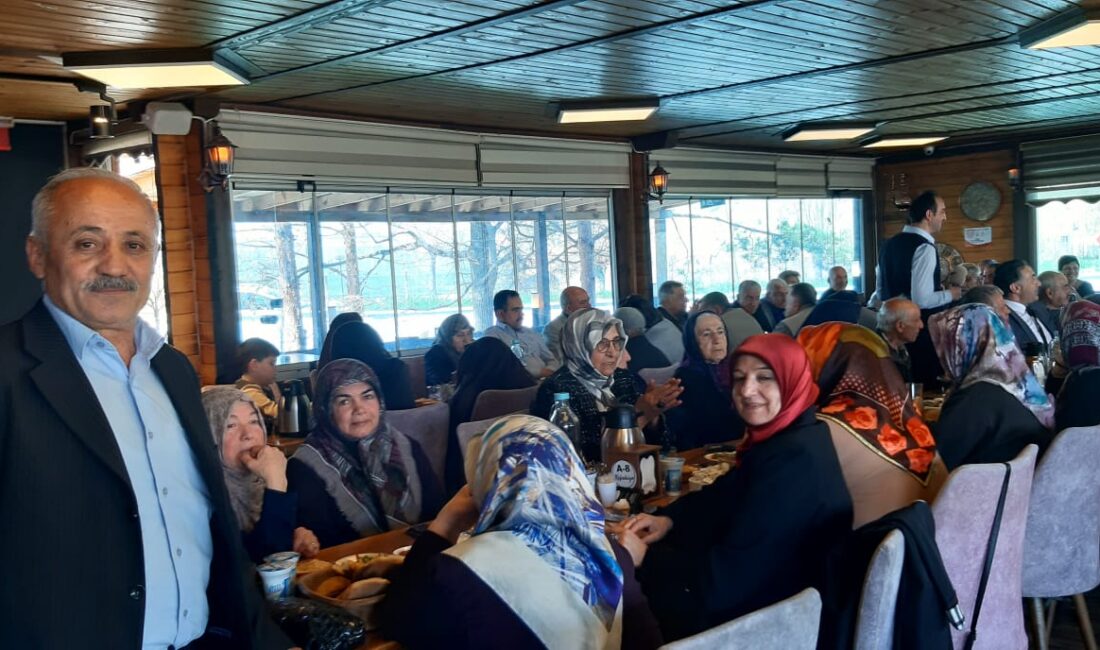 Erzincan Yaşlıları Koruma Derneği, Ekşisu Saklı Bahçe’de düzenlediği moral yemeğiyle