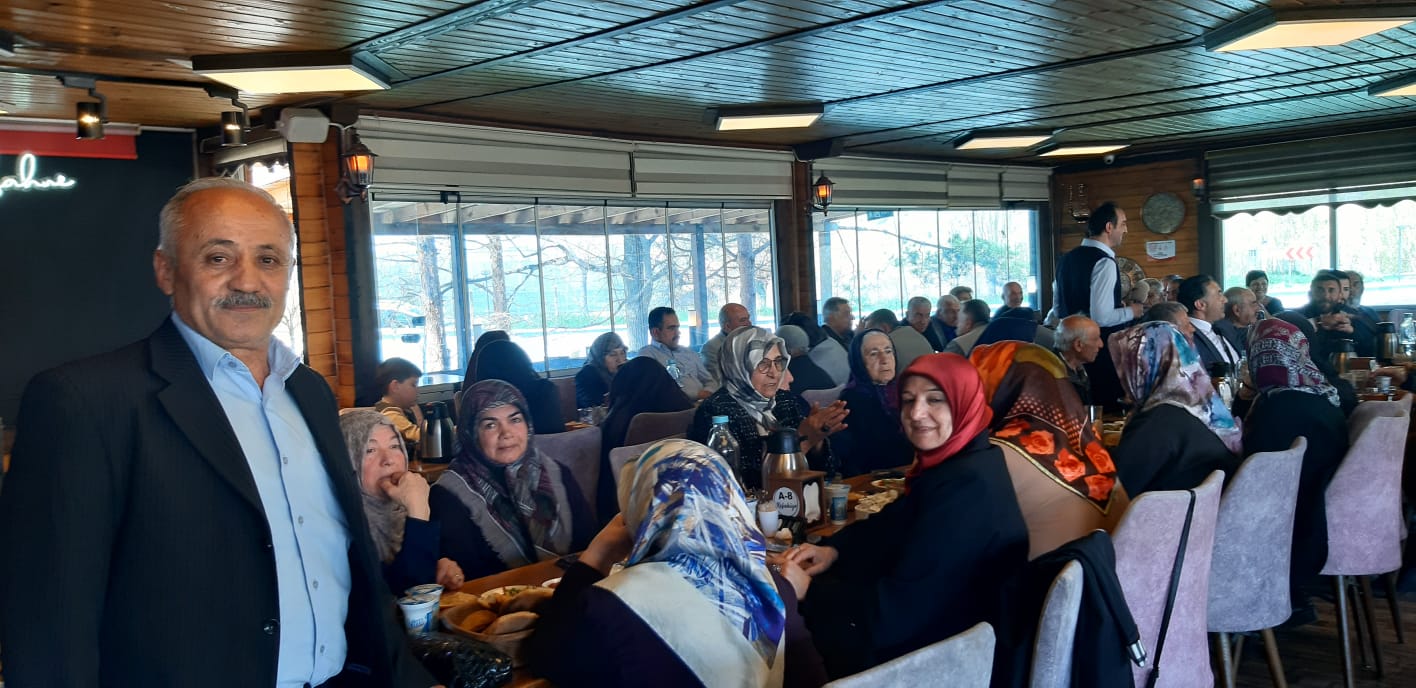 Erzincan Yaşlıları Koruma Derneği, Ekşisu Saklı Bahçe’de düzenlediği moral yemeğiyle