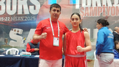 Erzincanlı boksörler Mevsim Gül Ateş ve Yağmur Palut, 15-22 Nisan