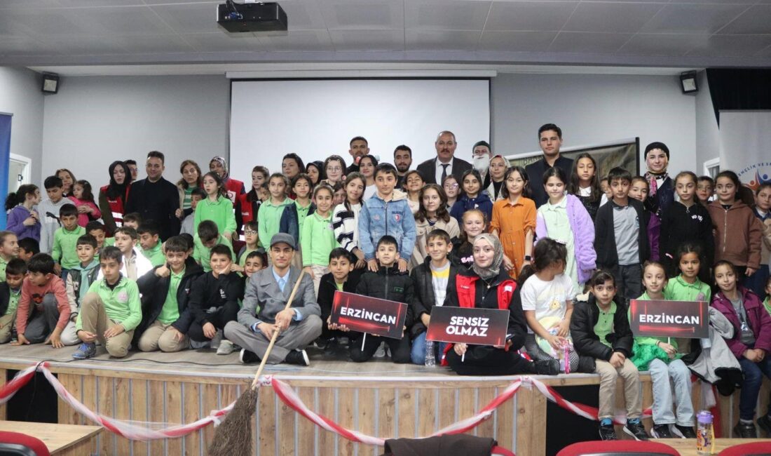 Kızılay’ın gönüllülük ve yardımlaşma değerlerini tiyatro sahnesine taşıyan “Kırmızı Hikayeler”