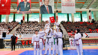 19 Mayıs Atatürk’ü Anma Gençlik ve Spor Bayramı Erzincan’da düzenlenen