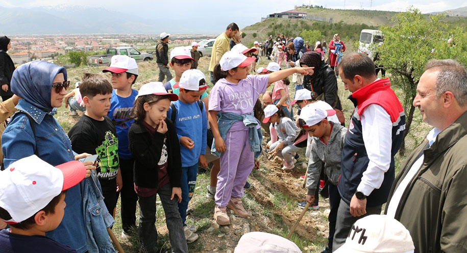 Erzincan’da hem çevrenin korunması hem de çocuklara daha yeşil bir