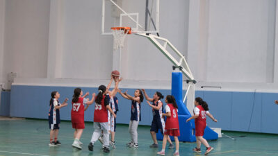 Erzincan’da 2024-2025 Okul Sporları Faaliyet Programı kapsamında düzenlenen Minikler Basketbol