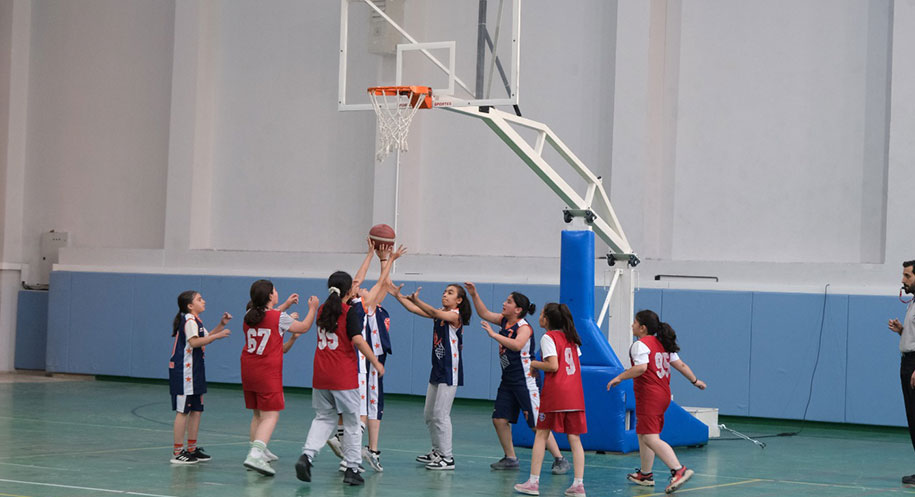 Erzincan’da 2024-2025 Okul Sporları Faaliyet Programı kapsamında düzenlenen Minikler Basketbol
