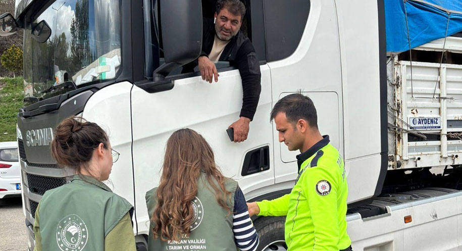 Kurban Bayramı öncesi hayvan hareketliliğinin arttığı Erzurum-Erzincan Karayolu’nda, kaçak sevkiyatları
