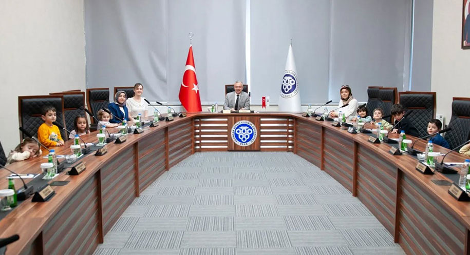 Erzincan Binali Yıldırım Üniversitesi Rektörü Prof. Dr. Akın Levent, Gülce