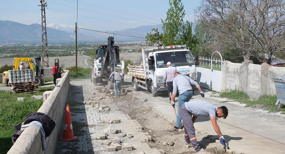 Erzincan Belediyesi, şehir genelinde sürdürdüğü altyapı ve üstyapı yenileme çalışmalarına