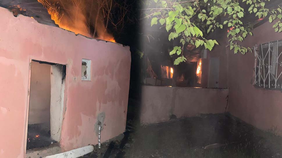 Erzincan’ın Kemah ilçesine bağlı Sürek köyünde bir ev, çıkan yangında
