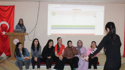 Mengücek Gazi Yurdu’nda düzenlenen “Morel Akşamları” etkinliği, öğrencilerin sınav dönemi