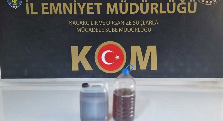 Erzincan’da polis ekiplerinin bir eve düzenlediği operasyonda8 litre el yapımı
