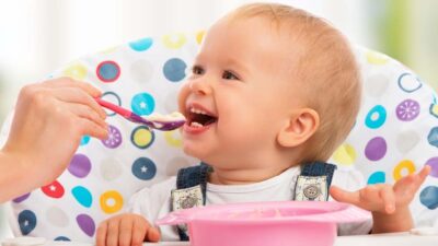 Bebeklik dönemi, büyüme ve gelişmenin en hızlı olduğu kritik bir