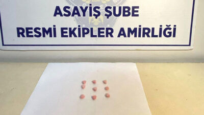 Erzincan’da emniyet ekipleri, gerçekleştirdiği yol uygulamasında durdurduğu araçta uyuşturucu madde