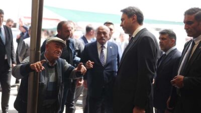 Erzincan’da tarihi Buğday Meydanı’nda çıkan yangının ardından, devlet esnafın yaralarını