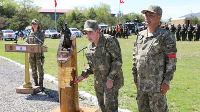 Erzincan’da, 54 engelli birey bir günlük temsili askerlik eğitimi alarak,