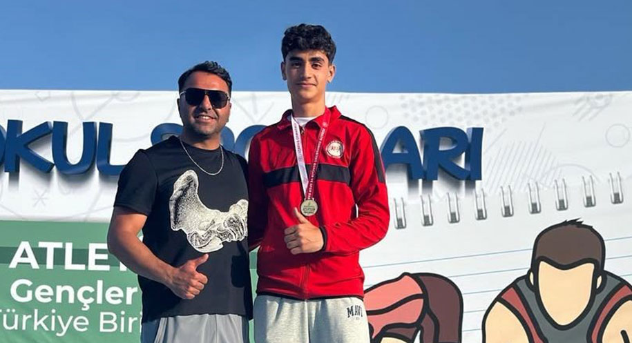 Erzincan Spor Lisesi’nin gururu Mahir İçli, Sivas’ta düzenlenen 2024-2025 Okul