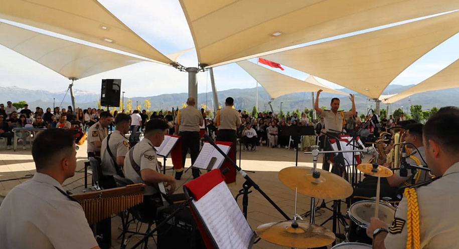Erzincan Binali Yıldırım Üniversitesi (EBYÜ) tarafından düzenlenen Bahar Şenlikleri, coşkulu