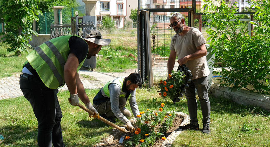 Bahar mevsiminin gelişiyle birlikte doğa yeniden uyanırken, Erzincan’da da kent