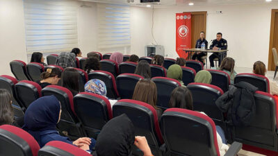 Refahiye İlçe Emniyet Müdürlüğü, “Kariyer Günleri Projesi” kapsamında SYDV Kız