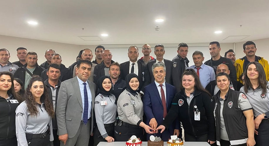 Erzincan Mengücek Gazi Eğitim ve Araştırma Hastanesi’nin taşınma sürecinde gece
