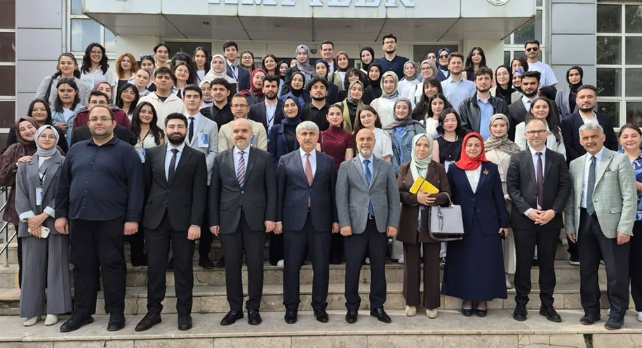 Erzincan Binali Yıldırım Üniversitesi (EBYÜ), hukuk alanında kariyer planlaması yapan