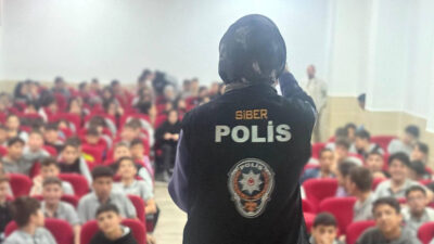 Erzincan’da 20 okulda 1.610 öğrenciye ulaşan “Gençlik ve Güvenli Gelecek”