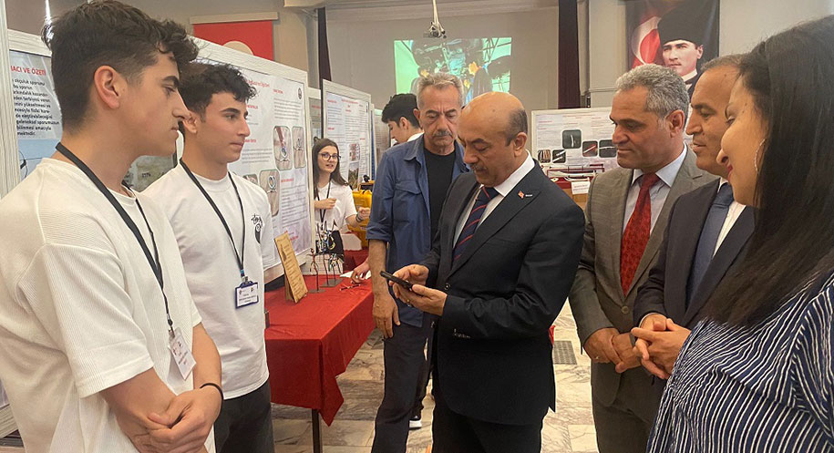 Erzincan Mesleki ve Teknik Anadolu Lisesi, öğrencilerin bilimsel üretkenliğini gözler