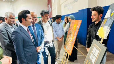 Refahiye’de Gençlik Haftası etkinlikleri kapsamında Erzincan’ın Refahiye ilçesinde sanatsal bir