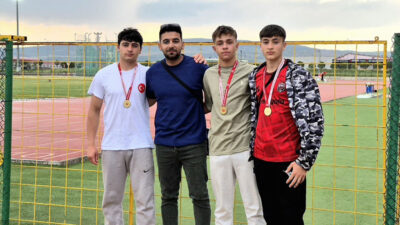 Erzincanlı atletler Ahmet Berat Bozdemir, Poyraz Aslan ve Görkem Gül,
