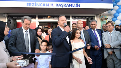 Anahtar Parti Genel Başkanı Yavuz Ağıralioğlu, Erzincan teşkilat binası açılışında