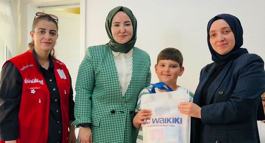 Türk Kızılay Erzincan Şubesi, Erzincan Valisi Hamza Aydoğdu’nun eşi Emine