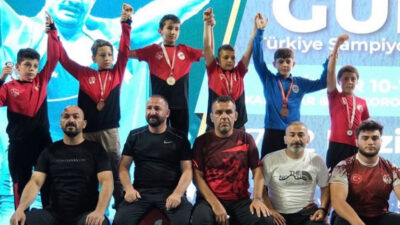 Sivas’ta düzenlenen U-11 Serbest Güreş Türkiye Birinciliği Müsabakaları’nda Erzincanlı sporcu