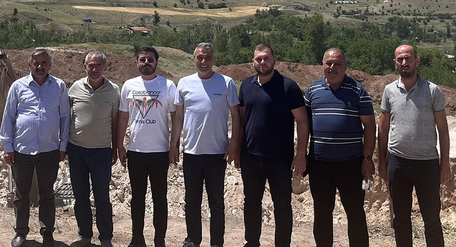Erzincan’ın Kemah ilçesi, siyaset üstü bir dayanışma örnekleri sergileyerek dikkatleri