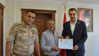 Kemah Kaymakamı Ökkeş Safa Türkoğlu, ilçede görev yapan gönüllü güvenlik