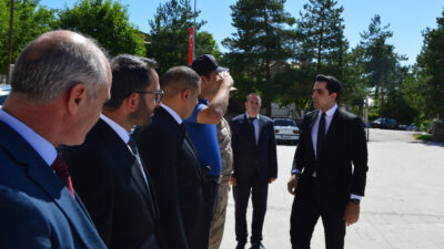 Divriği’de gönülleri fetheden Kaymakam Resul Tutay, şimdi Kemah’ta göreve başladı.