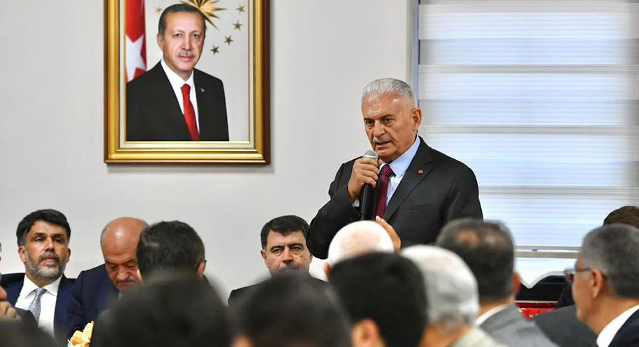 Erzincanlı bürokratlar ve Ankara Erzincanlılar Derneği üyeleri, Eski Başbakan Binali
