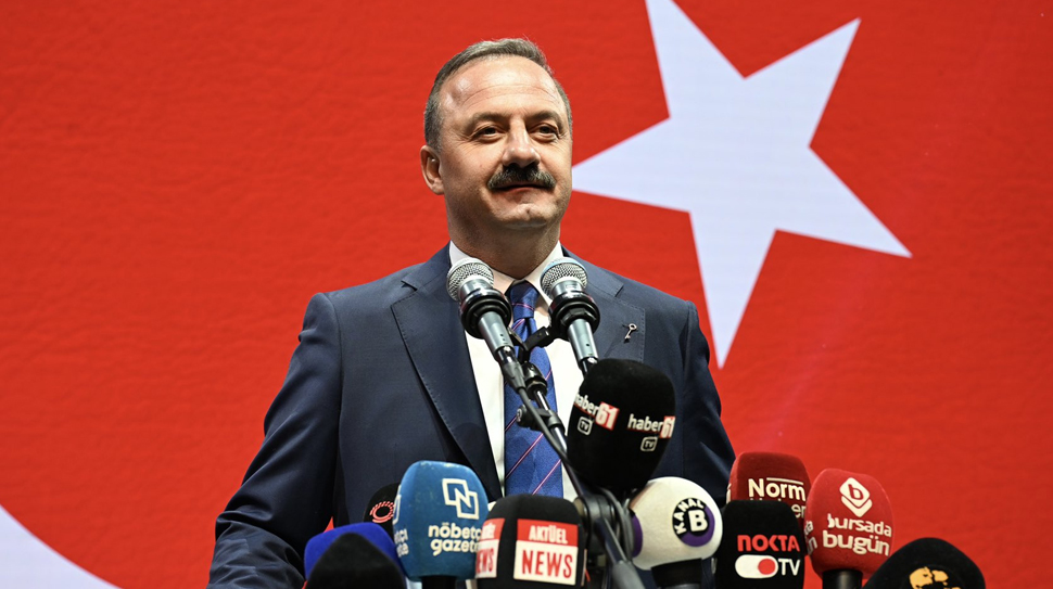 “Geçmişin mirası, geleceğin anahtarı” sloganıyla yola çıkan Yavuz Ağıralioğlu, Erzincan’da