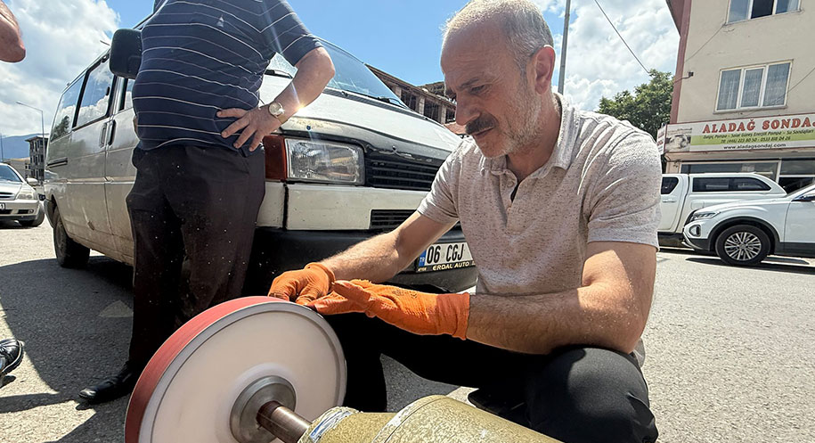 Kurban Bayramı yaklaşırken Erzincan’da bıçakçılarda hareketlilik artmaya başladı. Bayram hazırlıkları