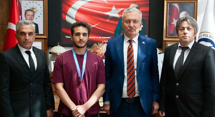 Erzincan Binali Yıldırım Üniversitesi Öğrencisi Ali Rıza Argun, Wushu Kung