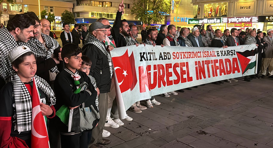 Erzincan’da vatandaşlar ve öğrenciler, “Büyük Filistin Buluşması” kapsamında Gazze’deki saldırıları