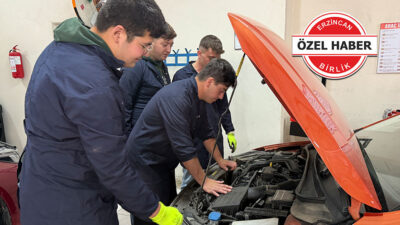 Erzincan’da meslek lisesi öğrencileri, araç bakım ve onarım işlerini gerçek