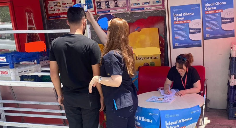 Üzümlü’de “İdeal Kilonu Öğren, Sağlıklı Yaşa” projesi kapsamında sağlık standı