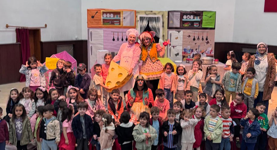 Erzincan MAARİF Sahnesi Tiyatro Topluluğu’nun “Harikalar Mutfağı” oyunu, 9 gösterimde