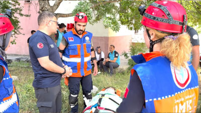 Tunceli’de düzenlenen UMKE Temel Eğitimi, Erzincan İl Sağlık Müdürlüğü’nden giden