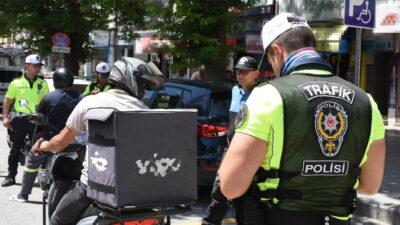 Trafik ekipleri, Erzincan’da motosiklet ve motorlu bisiklet sürücülerine yönelik denetim